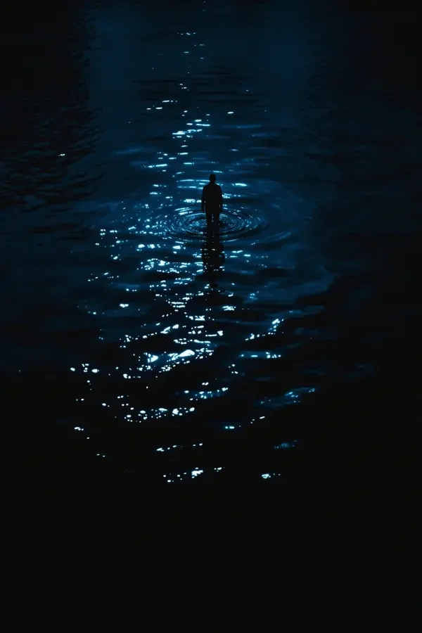 暗流涌动 封面